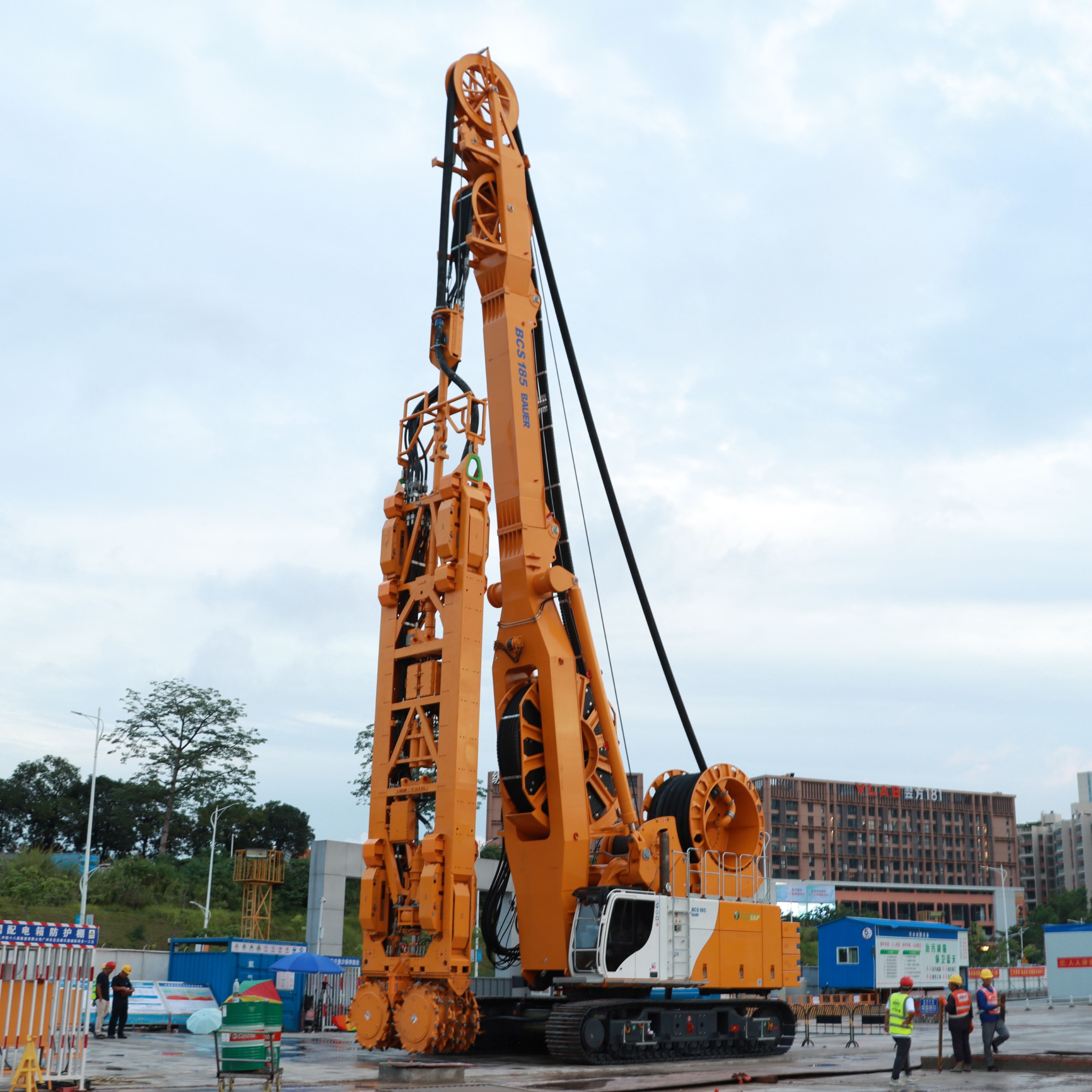 Seilbagger & Schlitzwandtechnik